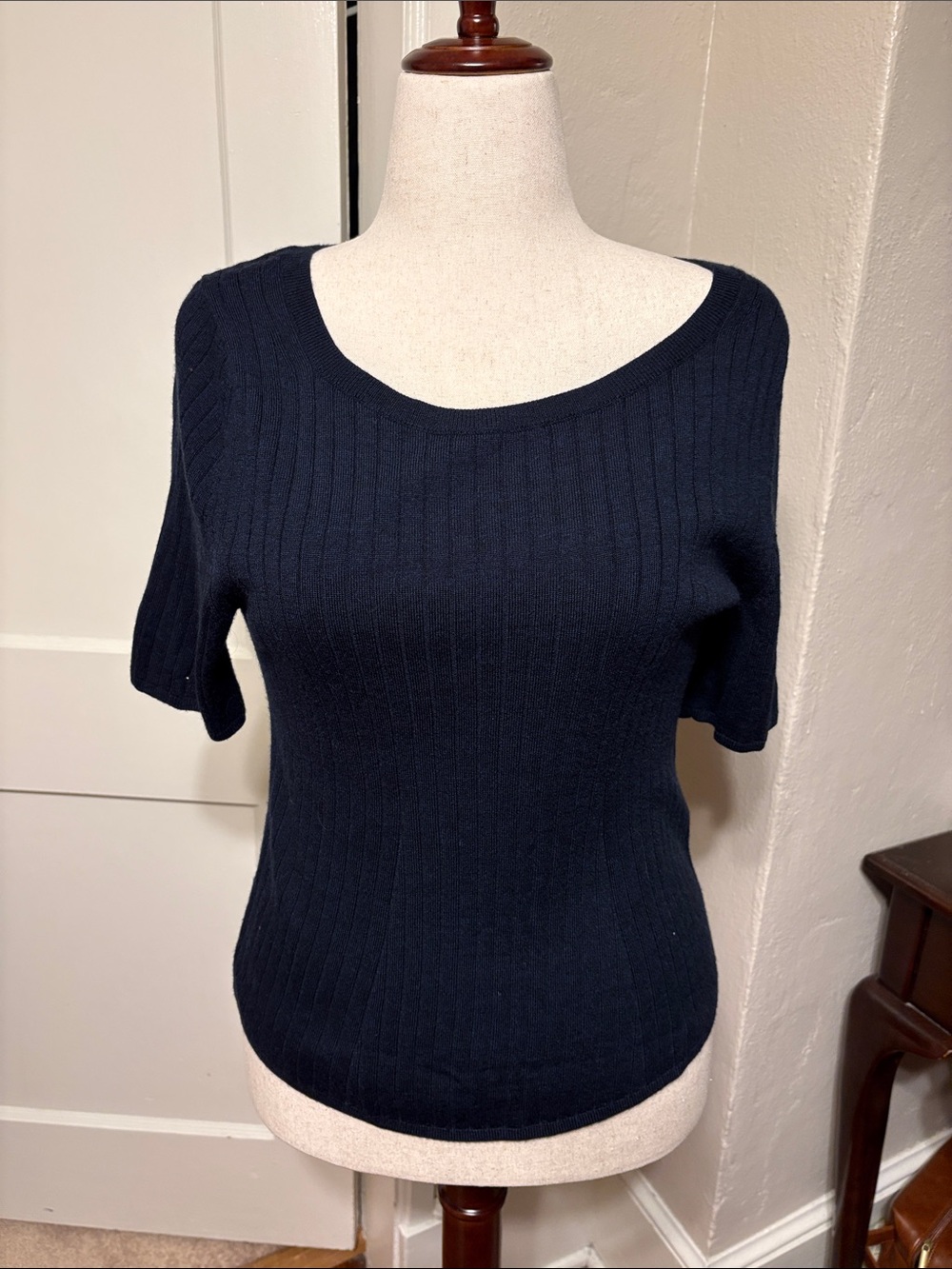 Banana Republic 100% Merino Wool Navy Short-Sleeve Scoop Neck Ribbed Sweater